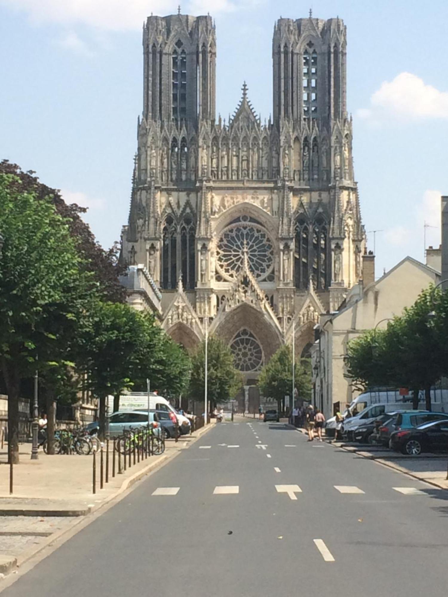 Le Cosy Marnais, Centre Ville, Vue Cathedrale Reims Bagian luar foto